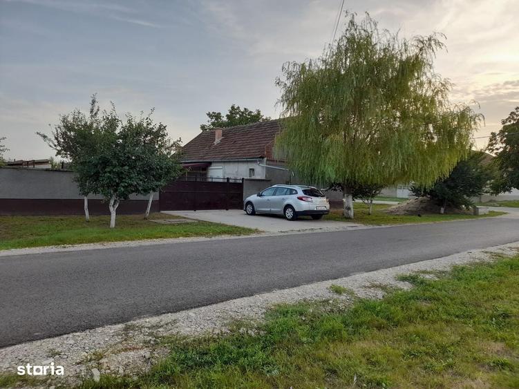 Casă cu 4 camere cu Teren 1400 Mp în Șimand