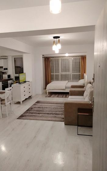Garsonieră decomandată în Central