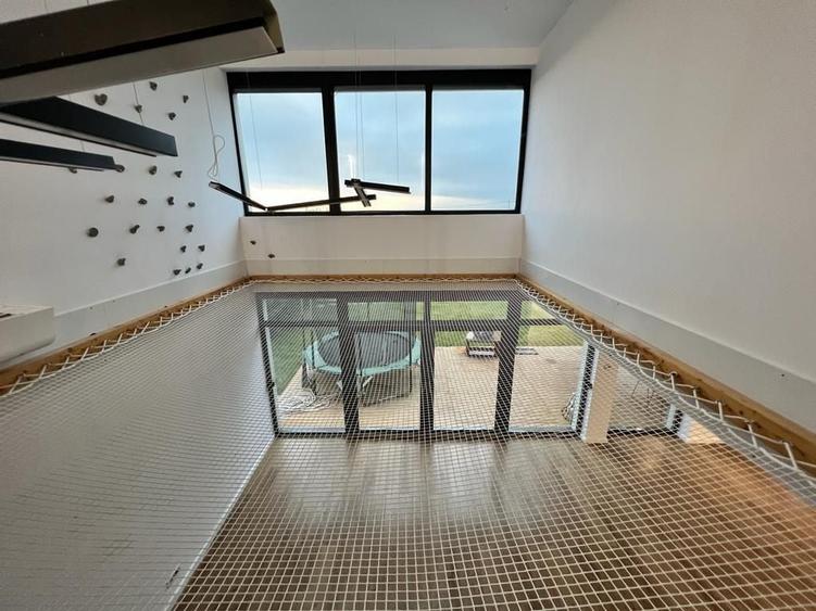 Casă individuală cu 6 camere cu Piscina în Nord