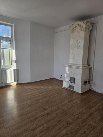 Casă cu 27 camere cu Teren 573 Mp în Basarab