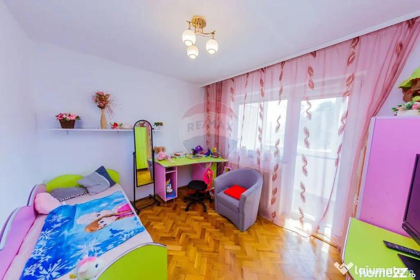 Apartament cu 4 camere decomandat în Central