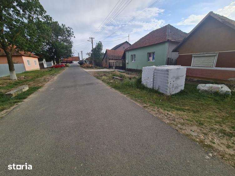 Casă cu 5 camere cu Teren 1496 Mp în Bocsig