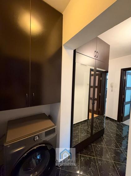 Apartament cu 3 camere decomandat în Drumul Taberei