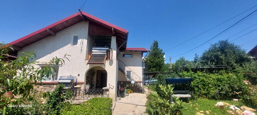 Casă cu 4 camere în Central