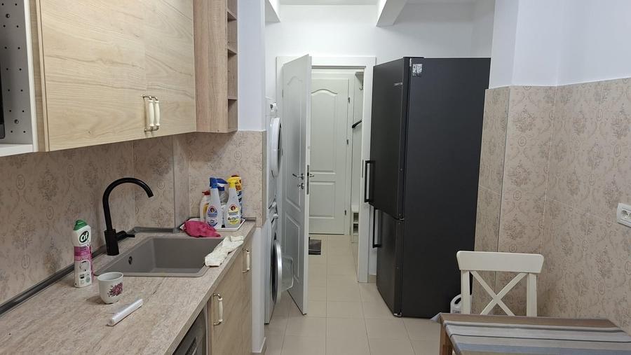 Apartament cu 3 camere semidecomandat în Domenii