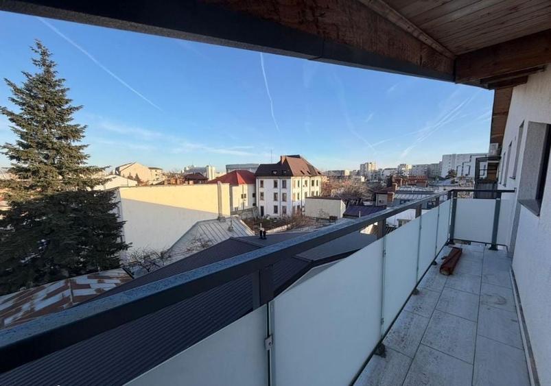 Apartament cu 3 camere decomandat în Calea Călărașilor
