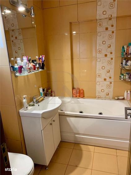 Apartament cu 3 camere decomandat, mobilat în Centru Civic