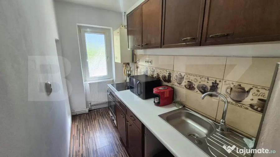 Apartament cu 2 camere semidecomandat în Botizului
