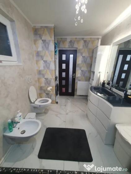 Casă cu 3 camere cu Teren 280 Mp în Central