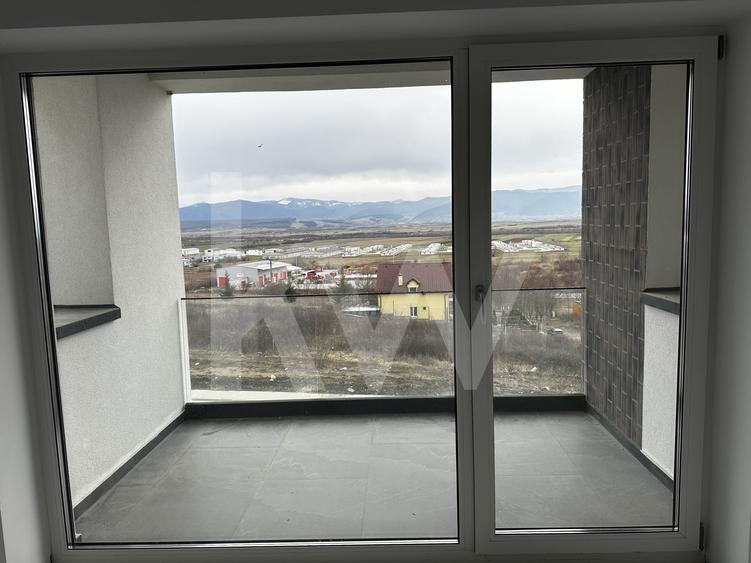 Apartament cu 3 camere decomandat în Cristian