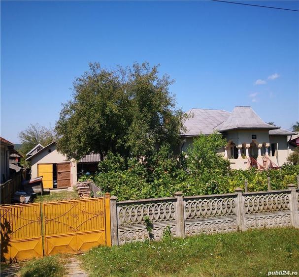 Casă cu 4 camere cu Teren 2000 Mp în Sinești