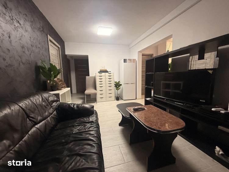 Apartament cu 5 camere în Micro 3