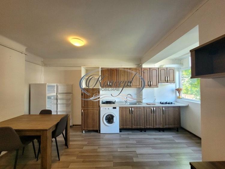 Apartament cu 2 camere semidecomandat, mobilat în Semicentral