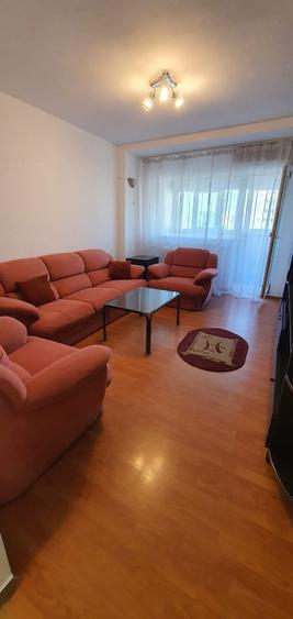 Apartament cu 3 camere decomandat în Colentina