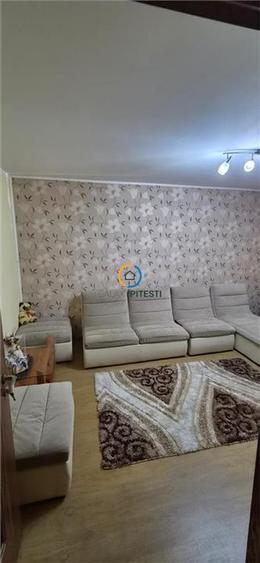 Apartament cu 3 camere decomandat în Prundu