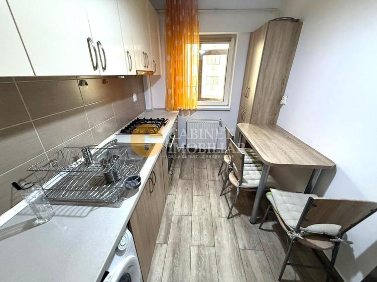 Apartament cu 3 camere decomandat, mobilat în Galata