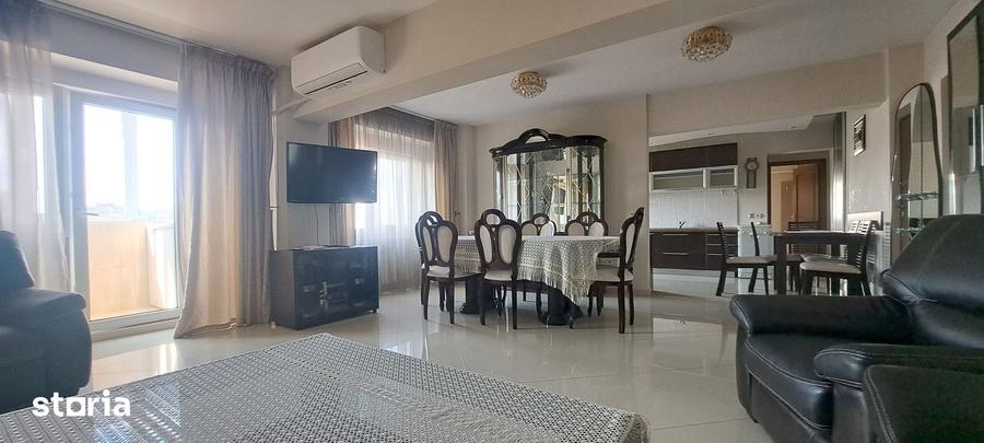 Apartament cu 3 camere decomandat în Tei
