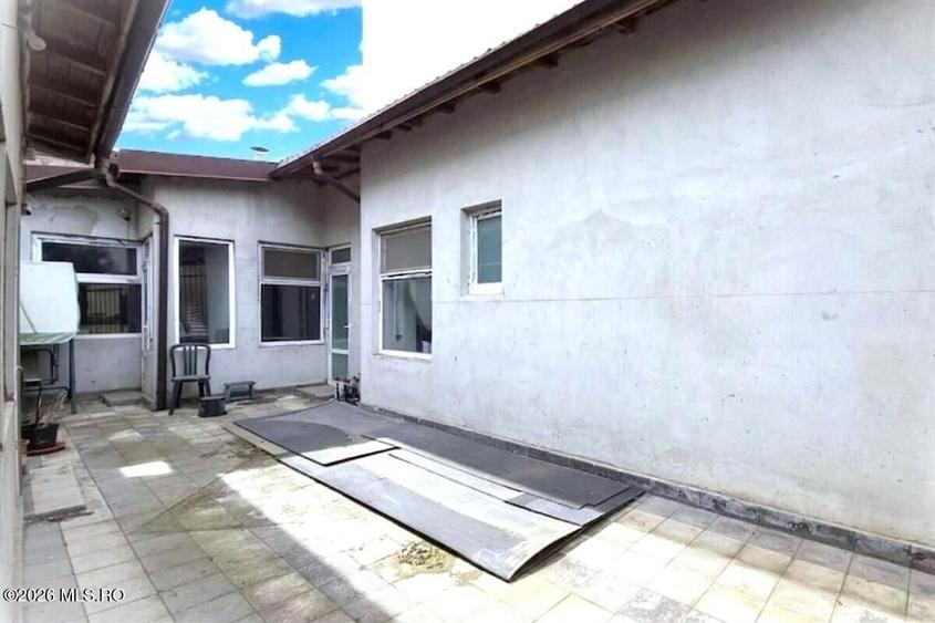 Casă individuală cu 3 camere cu Canalizare în Tomis II