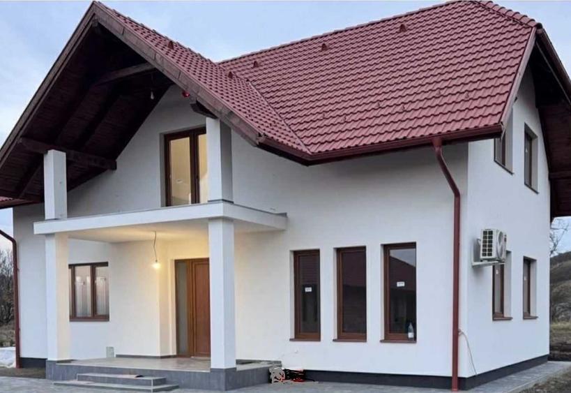 Casă cu 4 camere cu Teren 620 Mp în Sângeorgiu de Mureș