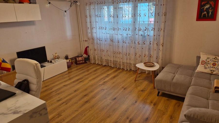 Apartament cu 2 camere decomandat, mobilat în Sebastian