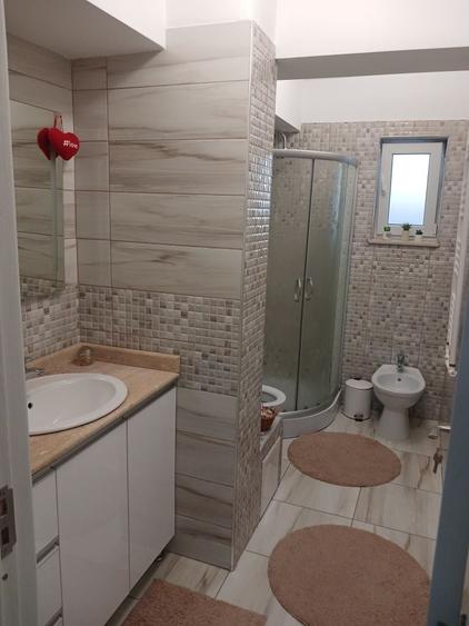 Apartament cu 2 camere decomandat în Burdujeni