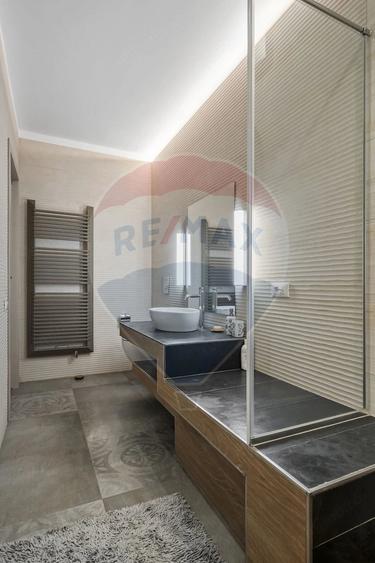 Apartament cu 2 camere semidecomandat în Centrul Civic