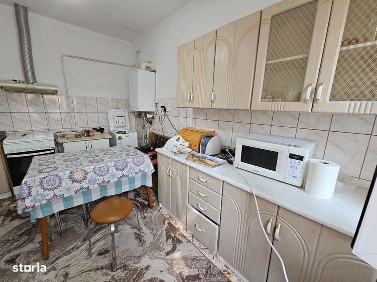 Casă cu 3 camere cu Teren 500 Mp în Central