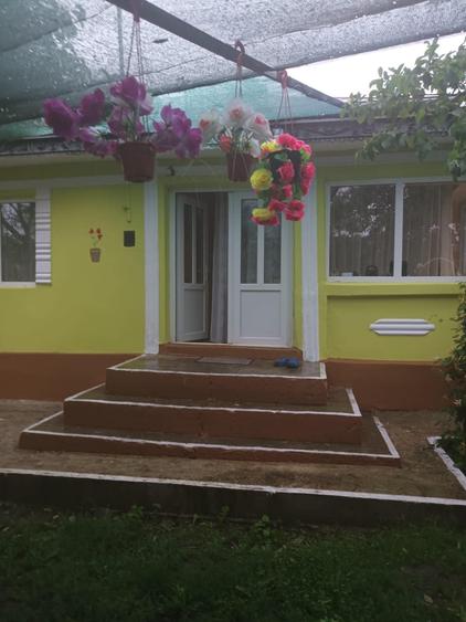 Casă cu 4 camere în Hoisești