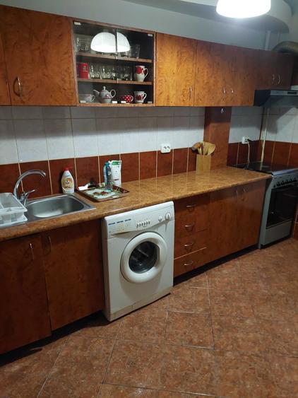 Apartament cu 3 camere decomandat în Ișalnița