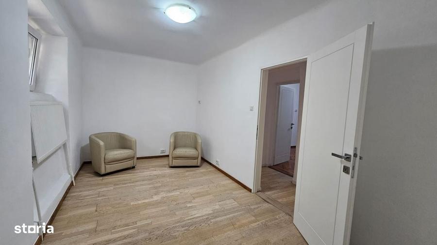 Apartament cu 4 camere în Aviatorilor