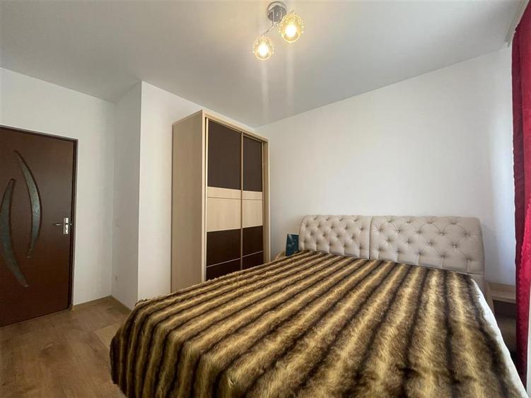 Apartament cu 3 camere decomandat în Iosia