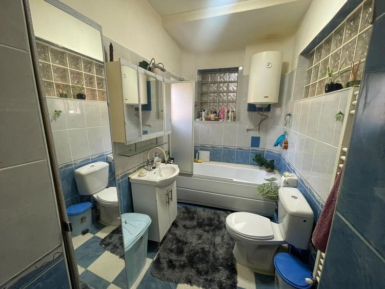 Apartament cu 4 camere semidecomandat, mobilat în Parcul Carol