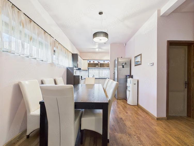 Casă cu 4 camere cu Teren 427 Mp în Central