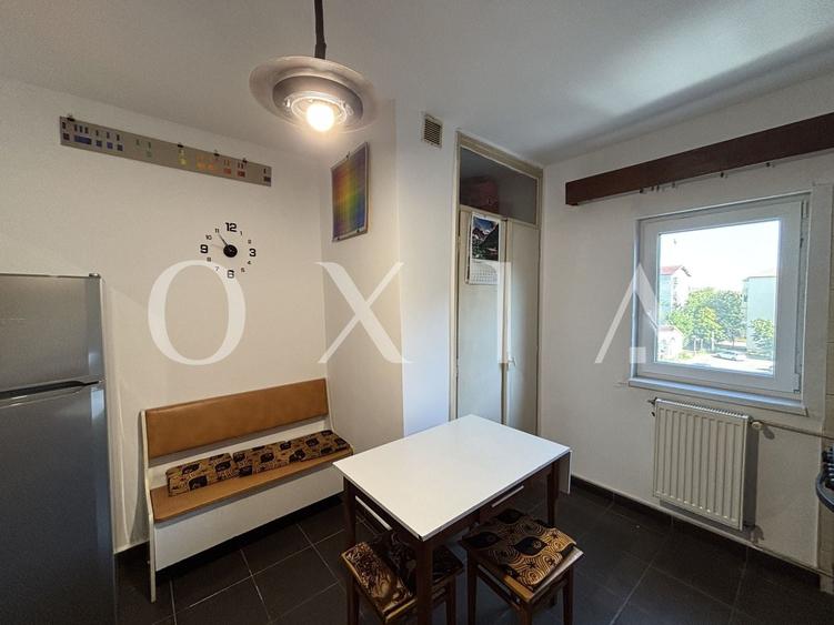 Apartament cu 2 camere semidecomandat, mobilat în Soarelui