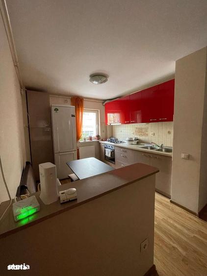 Apartament cu 2 camere decomandat în Tractorul