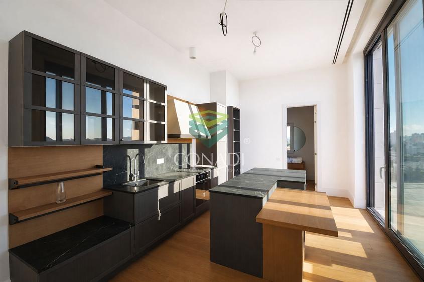 Apartament cu 5 camere decomandat în Dacia