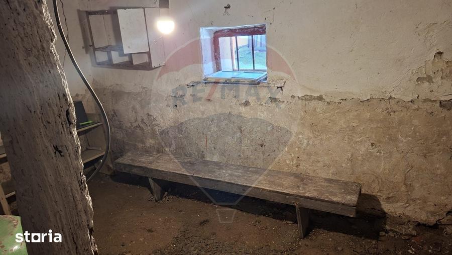 Casă cu 2 camere cu Teren 360 Mp în Biertan