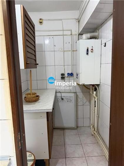 Apartament cu 3 camere decomandat în Aeroport