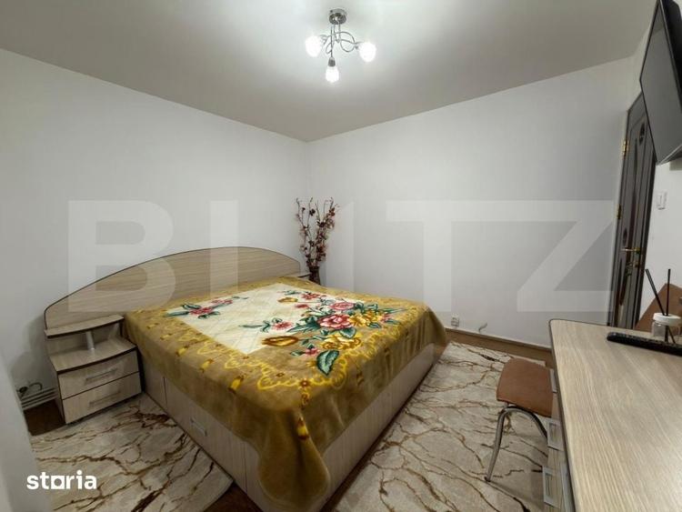 Apartament cu 3 camere decomandat în Craiovița Nouă