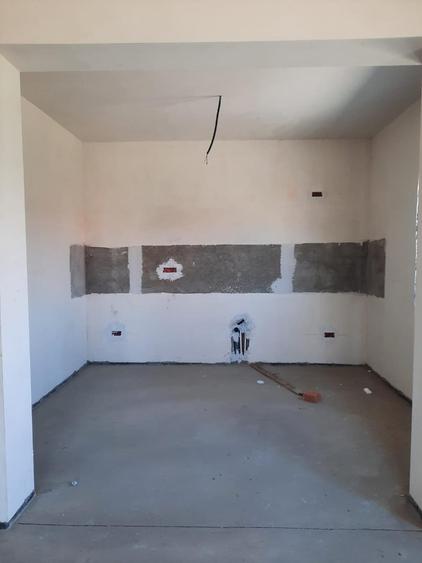 Casă individuală cu 4 camere cu Teren 400 Mp în Săbăreni