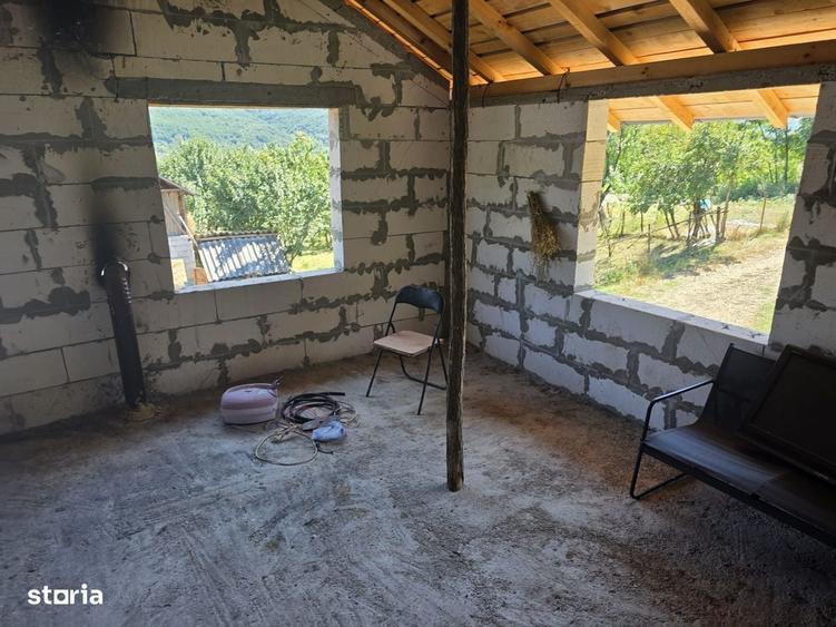 Casă cu 4 camere în Davidești