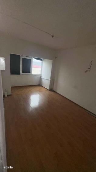 Cernavoda - Str. 9 mai, Apartament cu 3 camere - 69 mp - etaj 3 - 2
