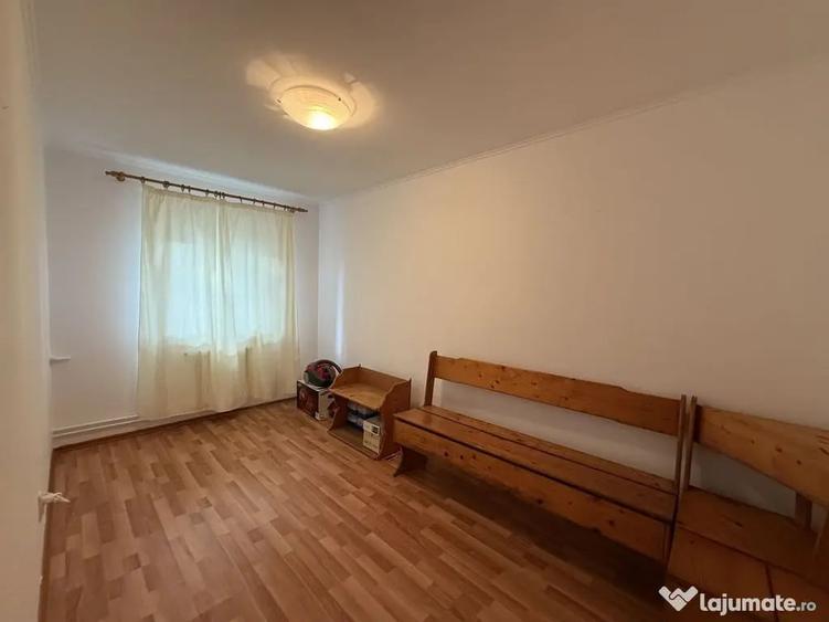 Apartament cu 4 camere decomandat în Ultracentral