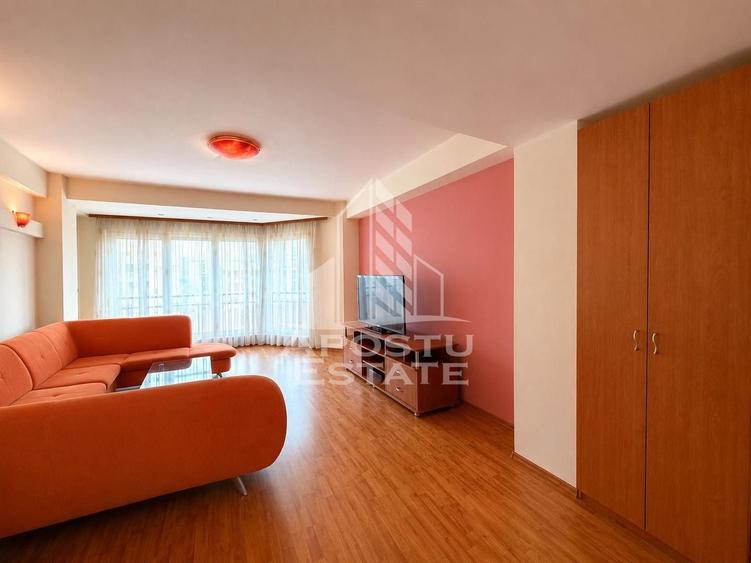 Apartament cu 3 camere decomandat, mobilat în Aradului