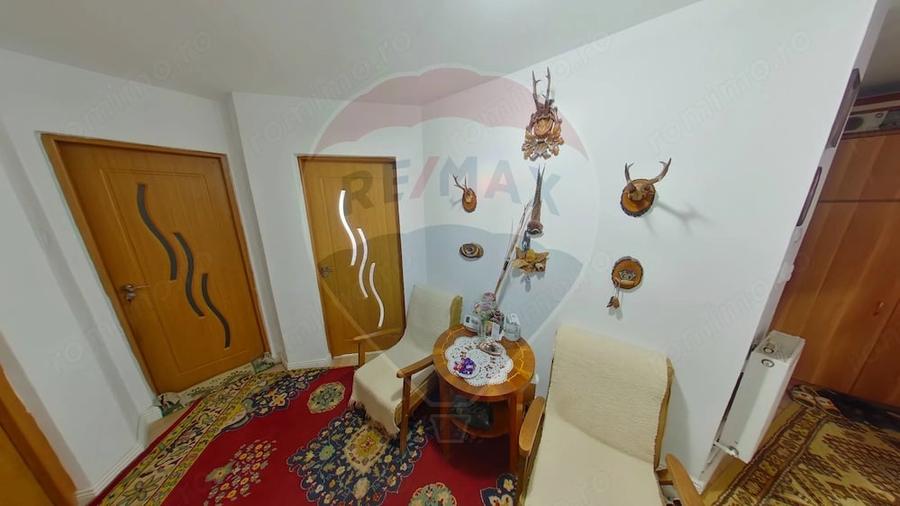 Apartament cu 3 camere decomandat în Central