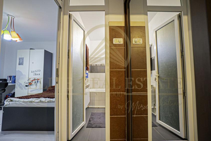 Apartament cu 2 camere decomandat, mobilat în Poarta 6