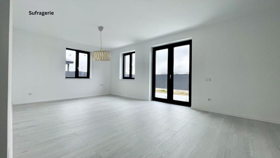 Casă cu 4 camere cu Teren 500 Mp în Central