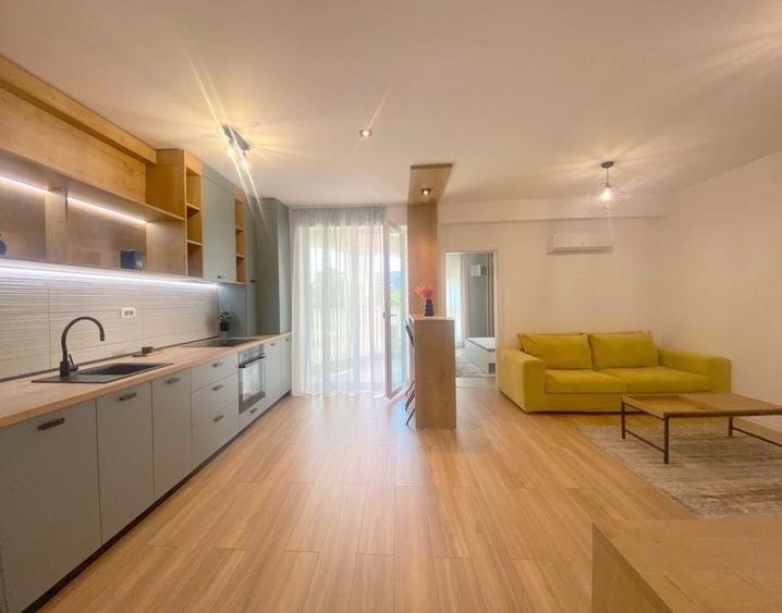 Apartament cu 2 camere semidecomandat în Central
