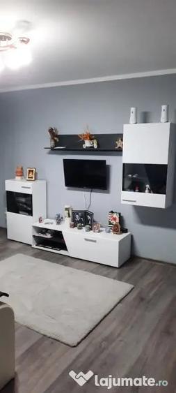 Apartament cu 2 camere decomandat în Obor