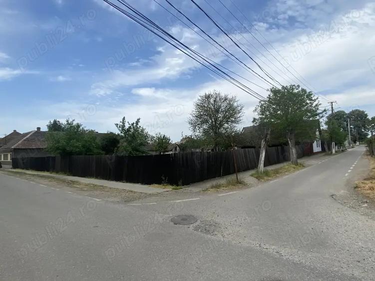 Casă cu 2 camere cu Teren 1339 Mp în Zimandu Nou